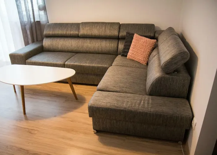 Apartament F&J