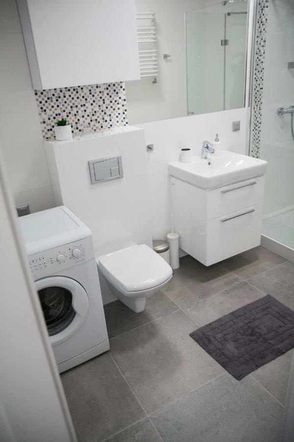 Apartment F&j