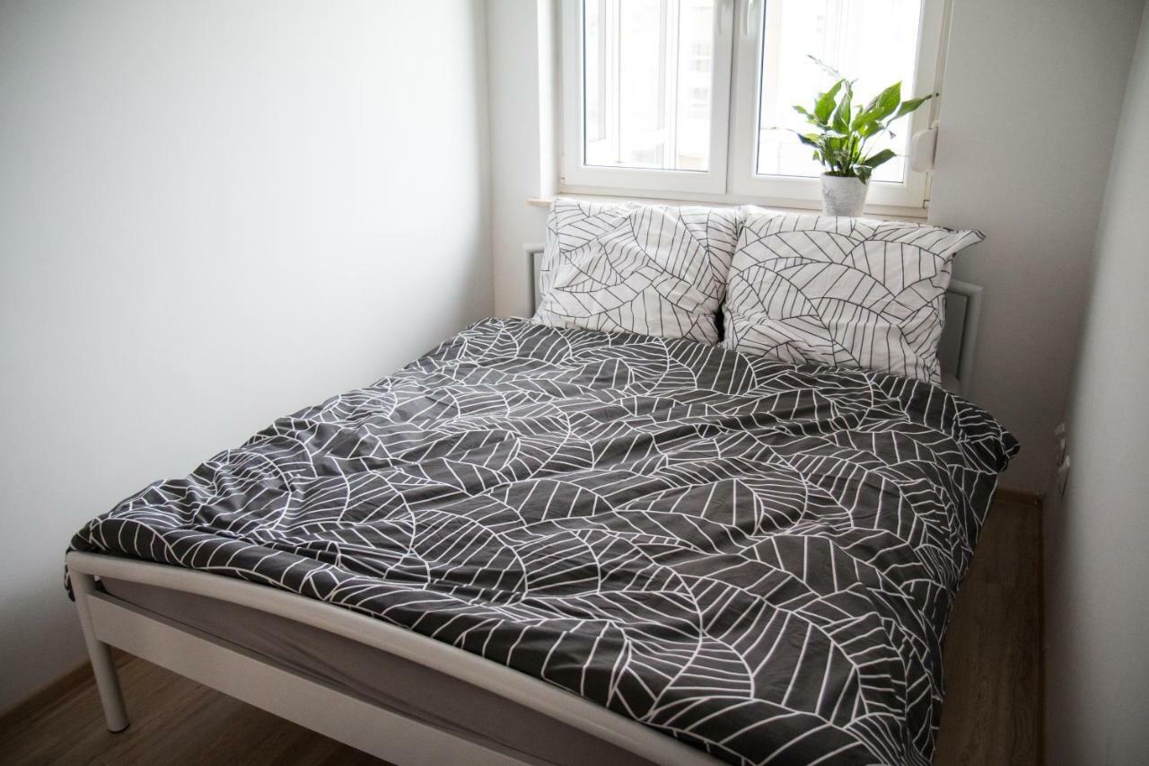 F&j Apartment *