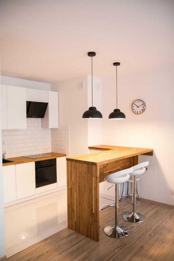 F&j Apartment